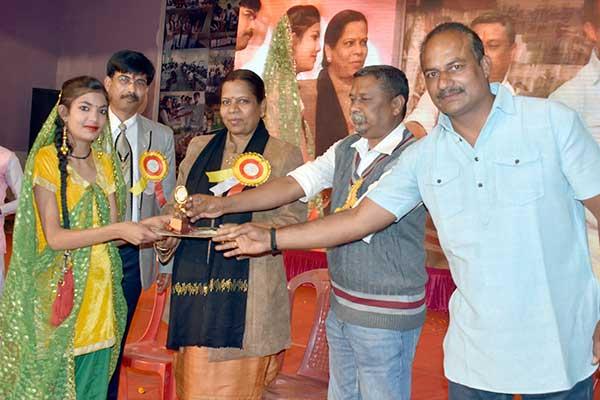 MVM School Ambikapur Students Awards.
